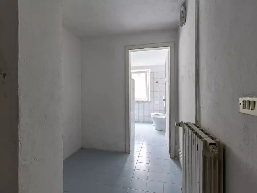 Immagine 23 di Villa in vendita  a Lucca