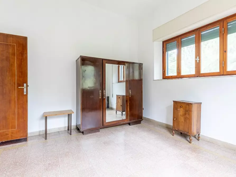 Immagine 12 di Villa in vendita  a Lucca