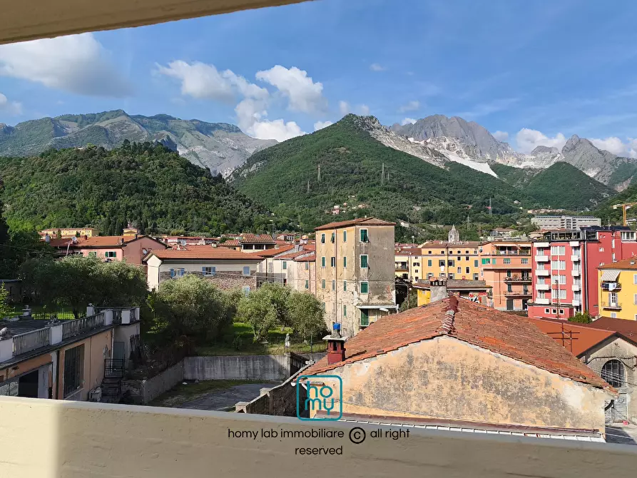 Immagine 48 di Appartamento in vendita  a Carrara