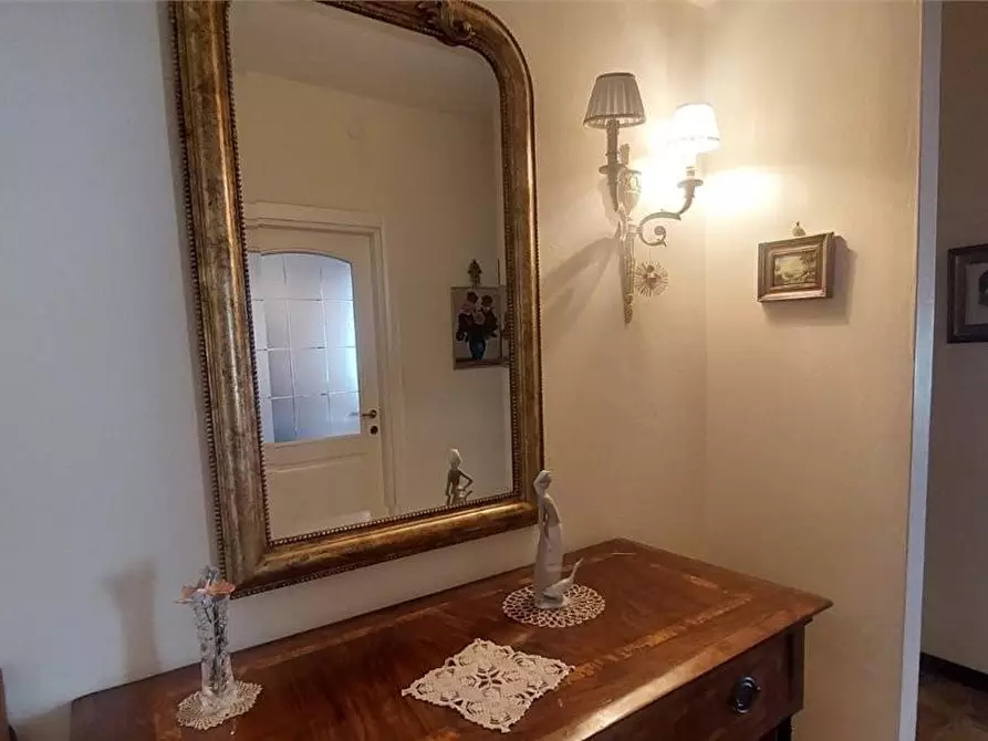 Immagine 11 di Appartamento in vendita  a Pisa