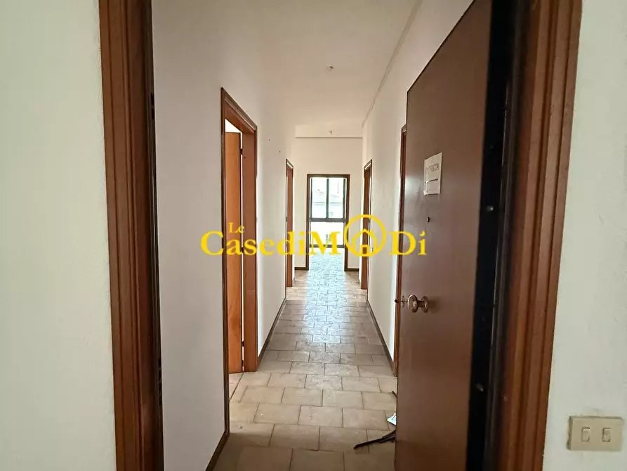 Immagine 9 di Ufficio in affitto  a Livorno