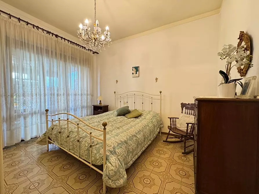 Immagine 10 di Appartamento in vendita  a Viareggio