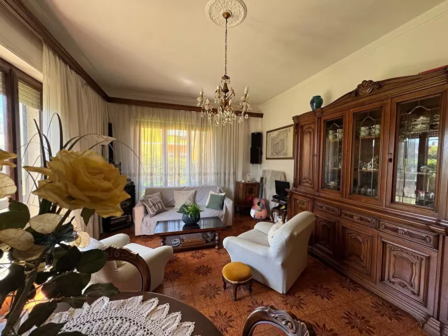 Immagine 25 di Appartamento in vendita  a Viareggio