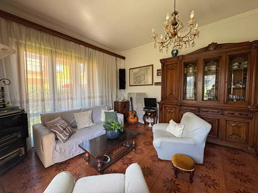 Immagine 4 di Appartamento in vendita  a Viareggio