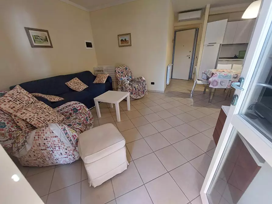 Immagine 1 di Appartamento in affitto  a Camaiore