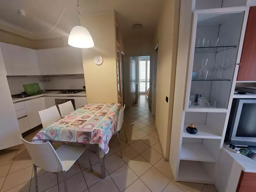 Immagine 2 di Appartamento in affitto  a Camaiore