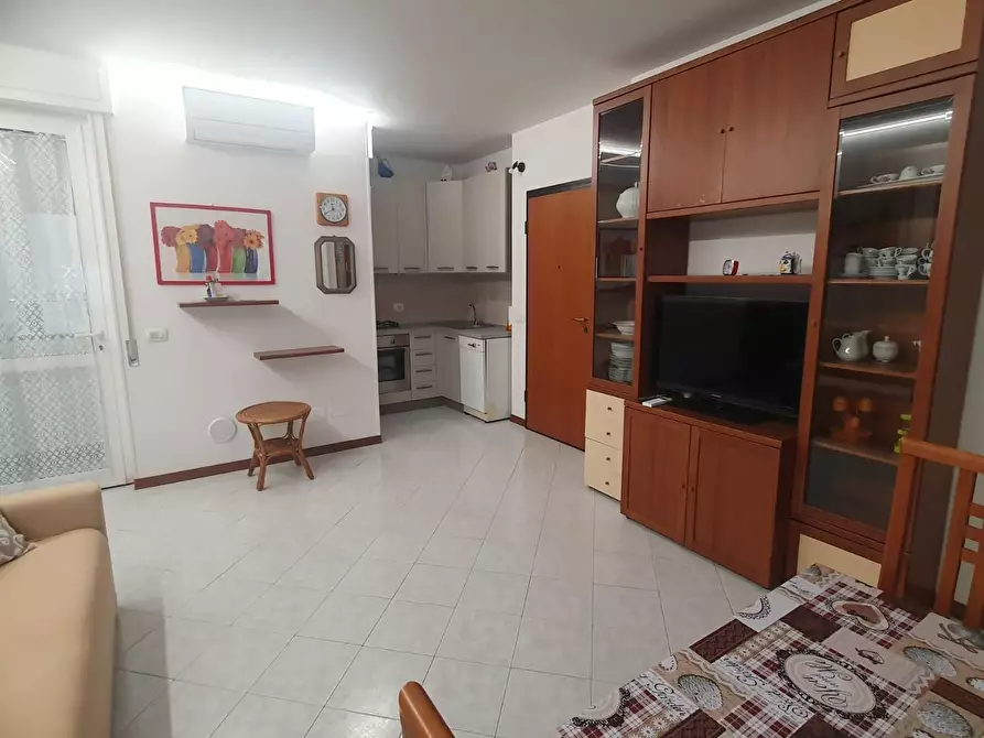 Immagine 5 di Appartamento in affitto  a Camaiore
