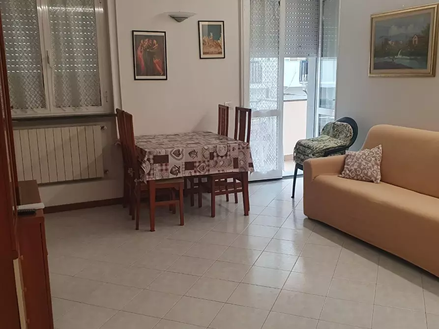 Immagine 2 di Appartamento in affitto  a Camaiore