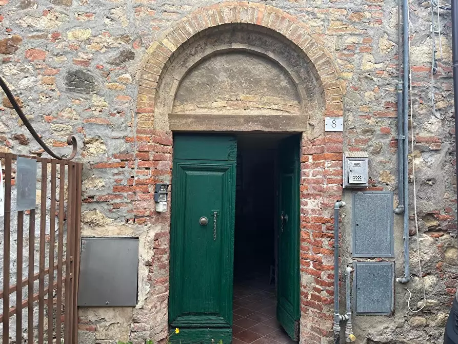 Immagine 3 di Appartamento in vendita  a Lajatico
