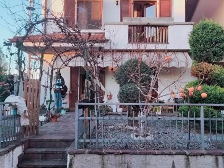 Immagine 1 di Villetta a schiera in vendita  a Cologno Al Serio