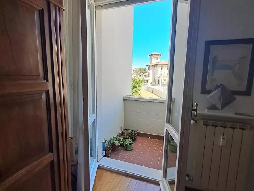 Immagine 43 di Appartamento in vendita  a Livorno