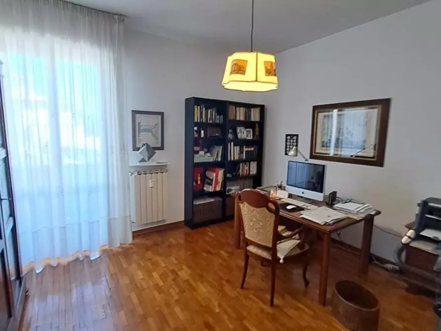 Immagine 35 di Appartamento in vendita  a Livorno