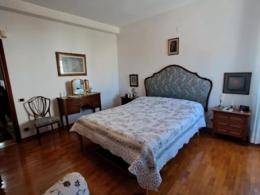 Immagine 46 di Appartamento in vendita  a Livorno