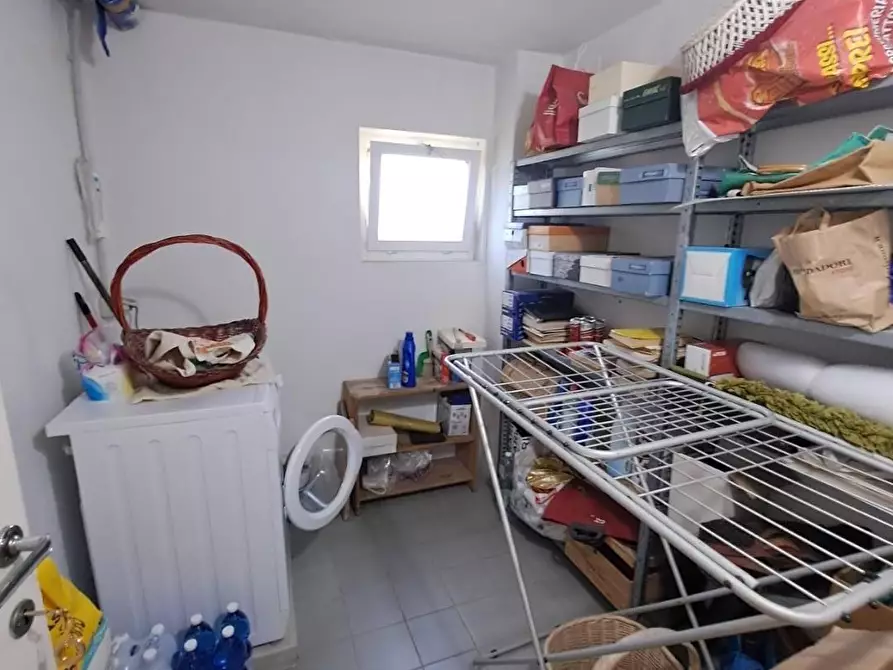 Immagine 53 di Appartamento in vendita  a Livorno