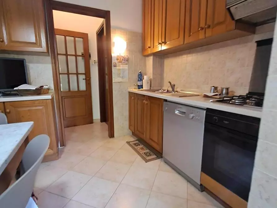 Immagine 11 di Appartamento in vendita  a Livorno