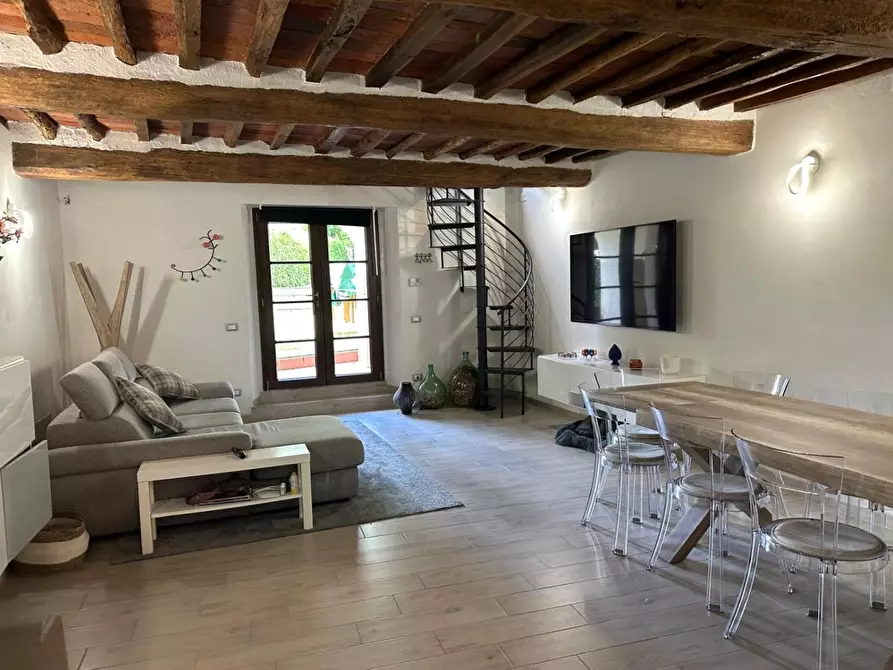 Immagine 43 di Rustico / casale in vendita  a Capannori
