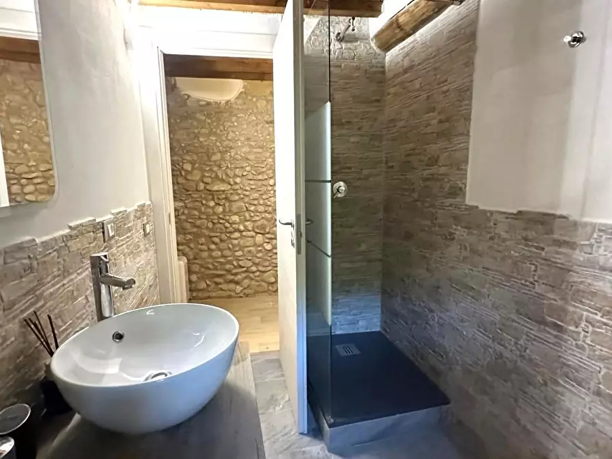Immagine 50 di Rustico / casale in vendita  a Capannori