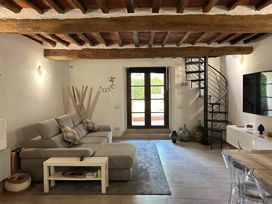 Immagine 41 di Rustico / casale in vendita  a Capannori