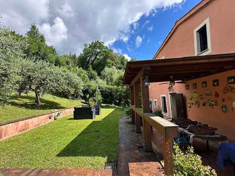 Immagine 67 di Rustico / casale in vendita  a Capannori