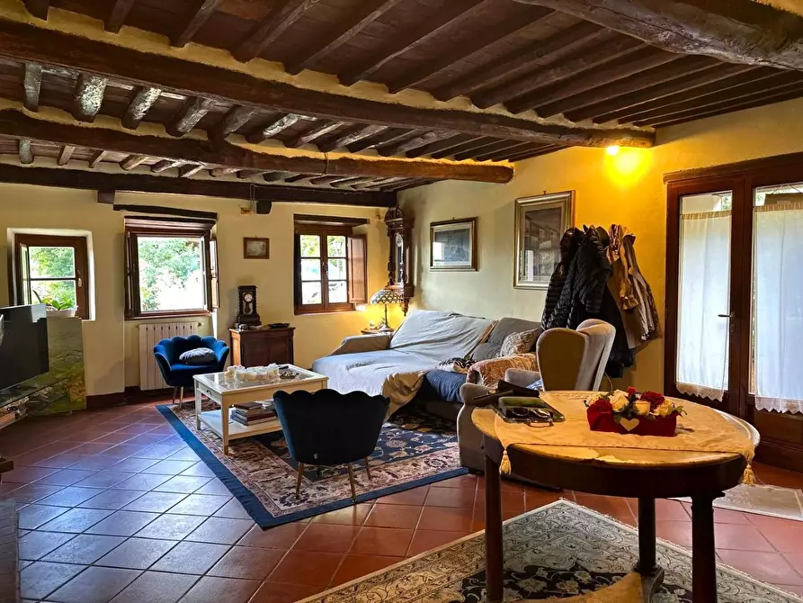 Immagine 9 di Rustico / casale in vendita  a Capannori