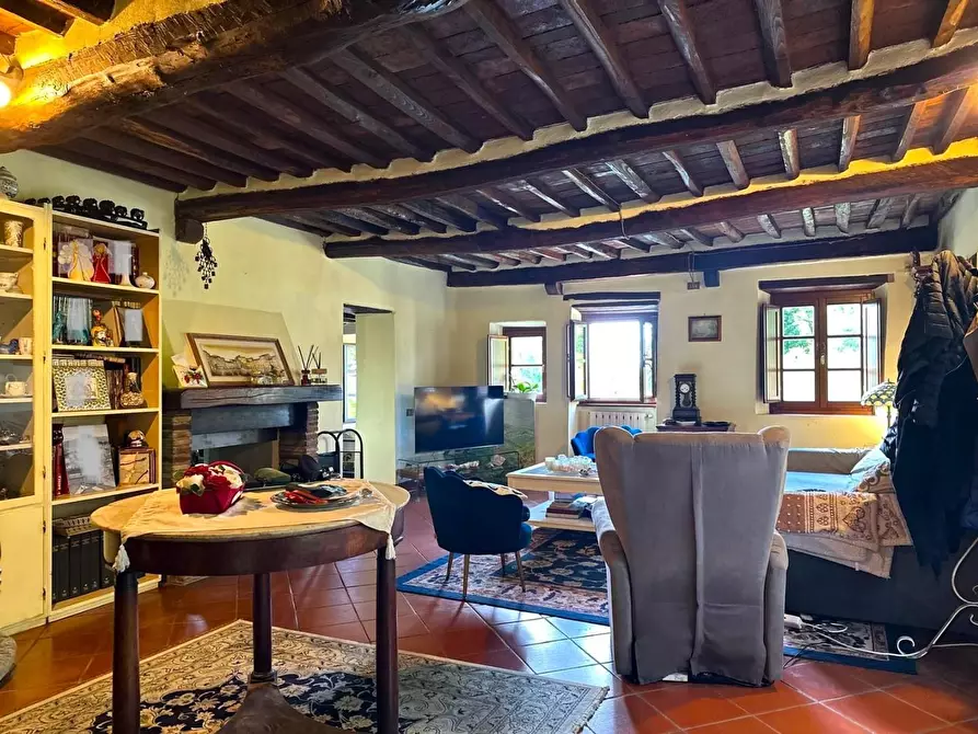 Immagine 8 di Rustico / casale in vendita  a Capannori