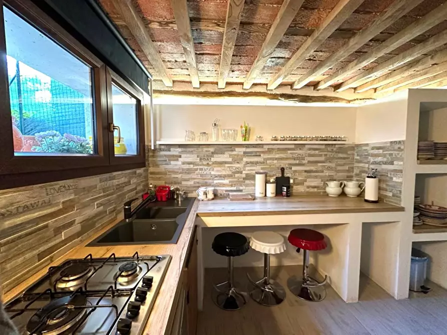 Immagine 47 di Rustico / casale in vendita  a Capannori