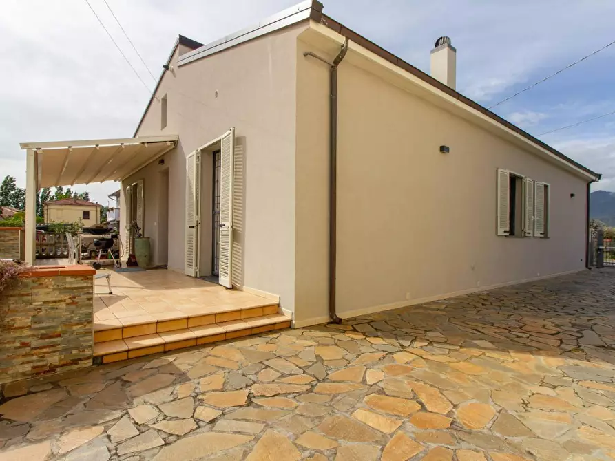 Immagine 43 di Villa in vendita  a Cascina