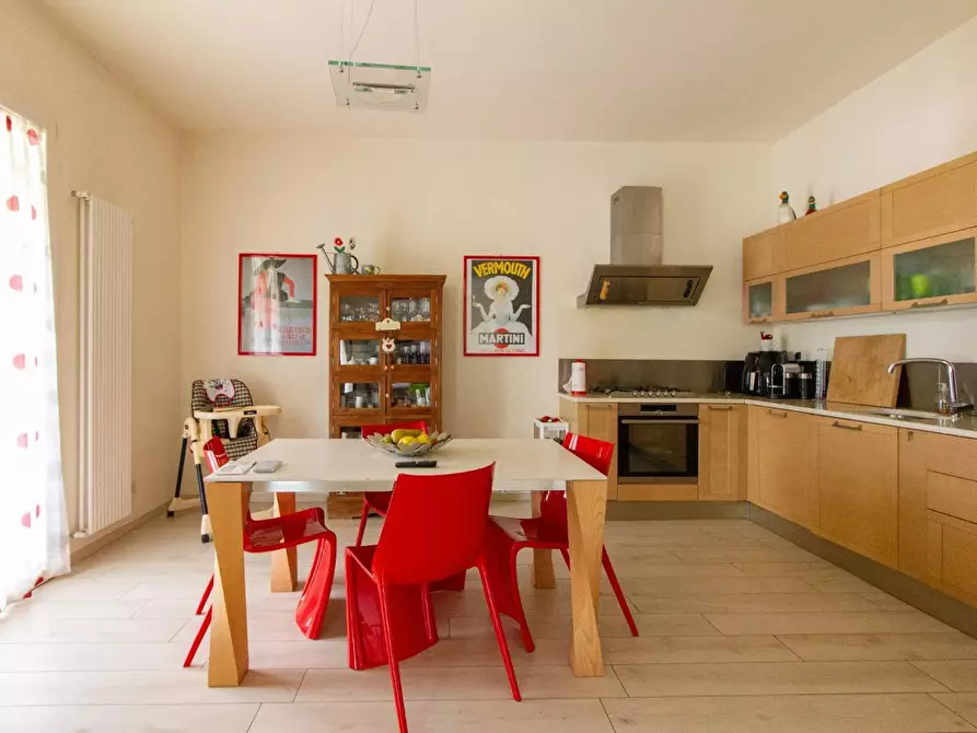 Immagine 15 di Villa in vendita  a Cascina