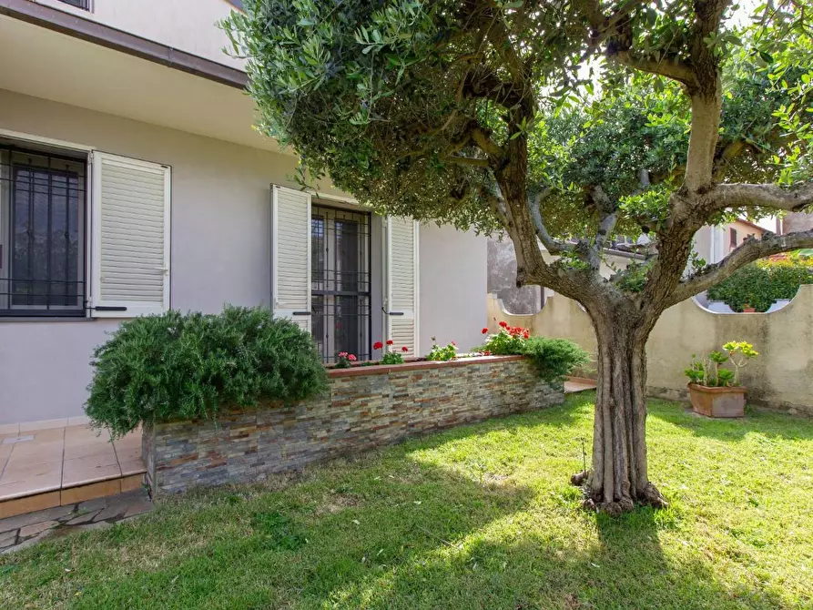 Immagine 48 di Villa in vendita  a Cascina