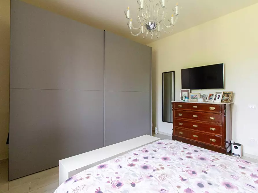 Immagine 33 di Villa in vendita  a Cascina