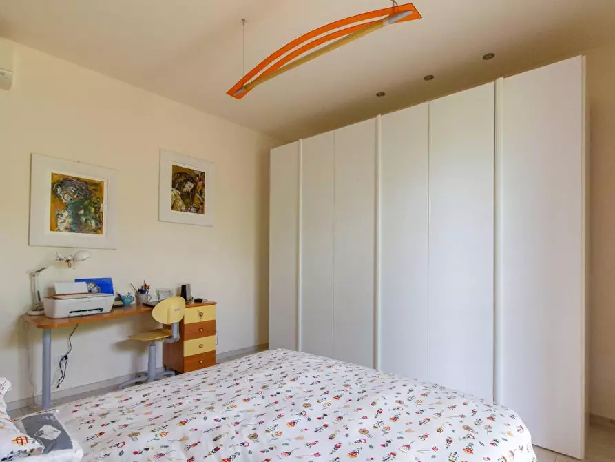 Immagine 21 di Villa in vendita  a Cascina