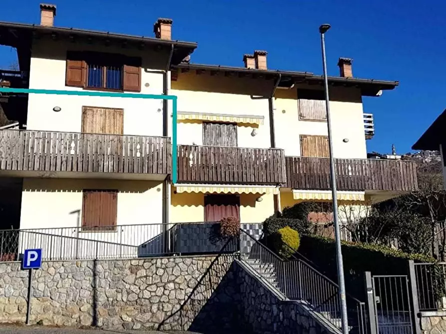 Immagine 1 di Appartamento in vendita  a Costa Di Serina