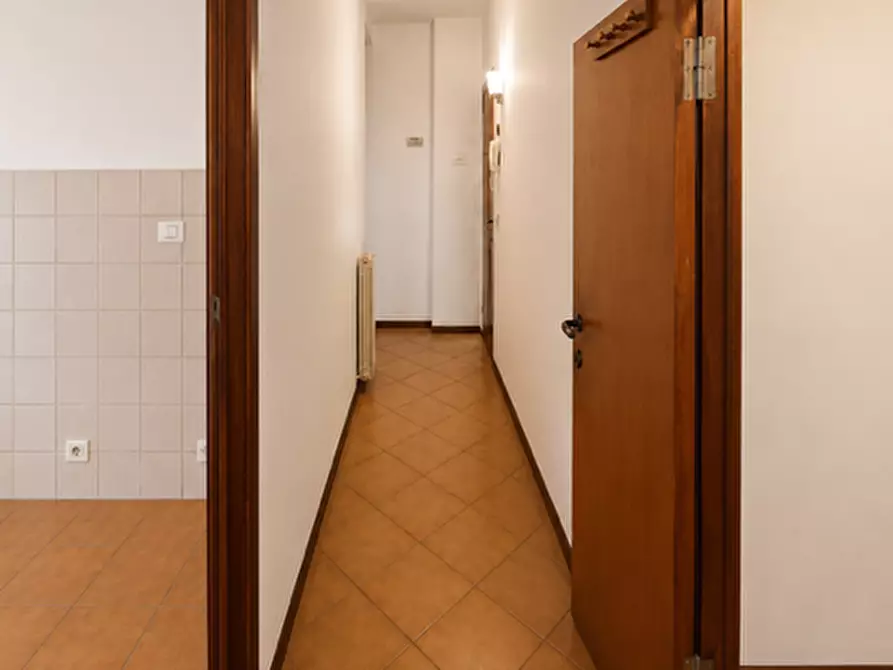 Immagine 3 di Appartamento in vendita  a Siena