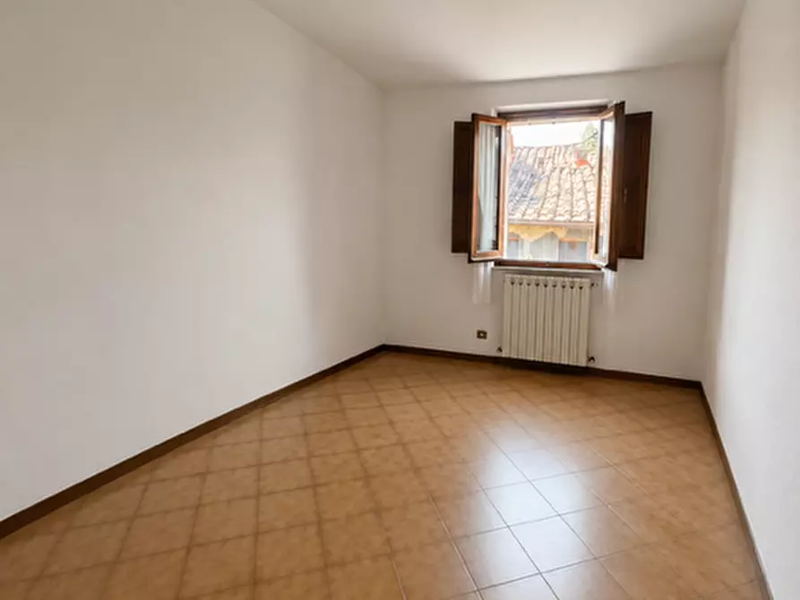 Immagine 1 di Appartamento in vendita  a Siena