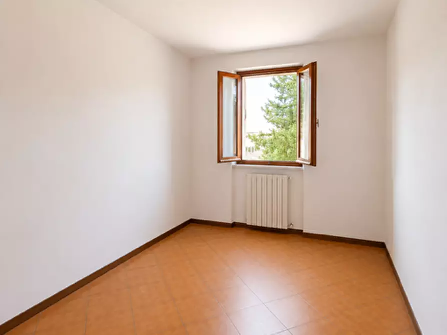 Immagine 5 di Appartamento in vendita  a Siena