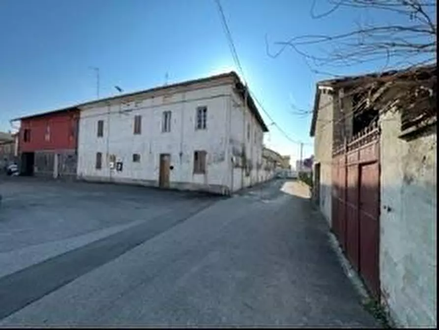 Immagine 4 di Villa in vendita  a Suardi