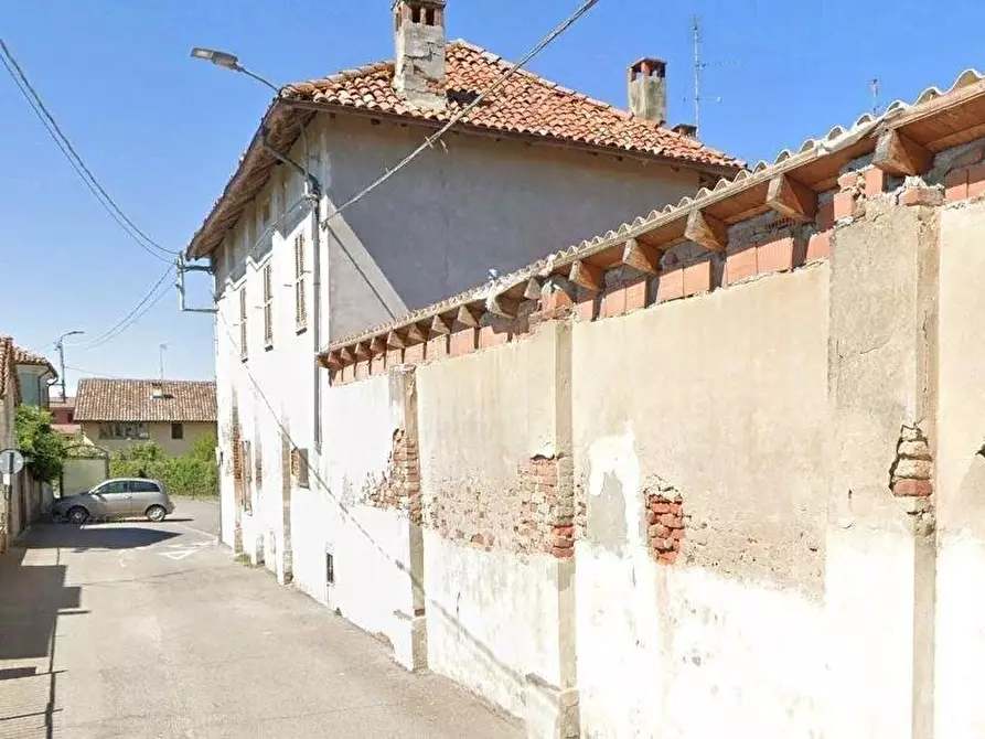 Immagine 1 di Villa in vendita  a Suardi