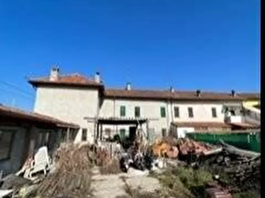 Immagine 3 di Villa in vendita  a Suardi