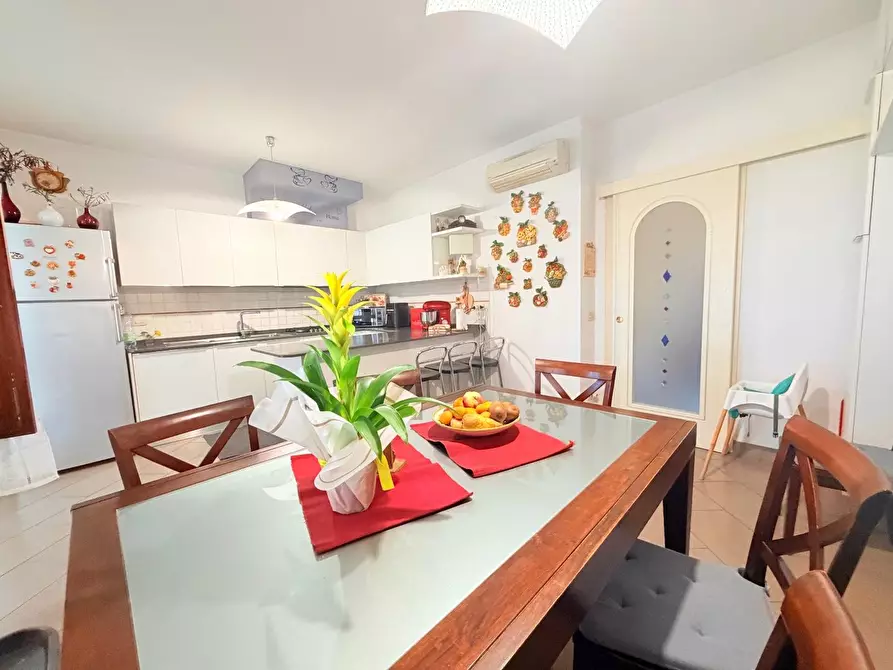 Immagine 18 di Casa bifamiliare in vendita  a Massa