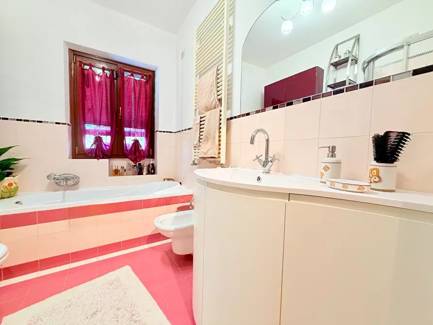 Immagine 28 di Casa bifamiliare in vendita  a Massa