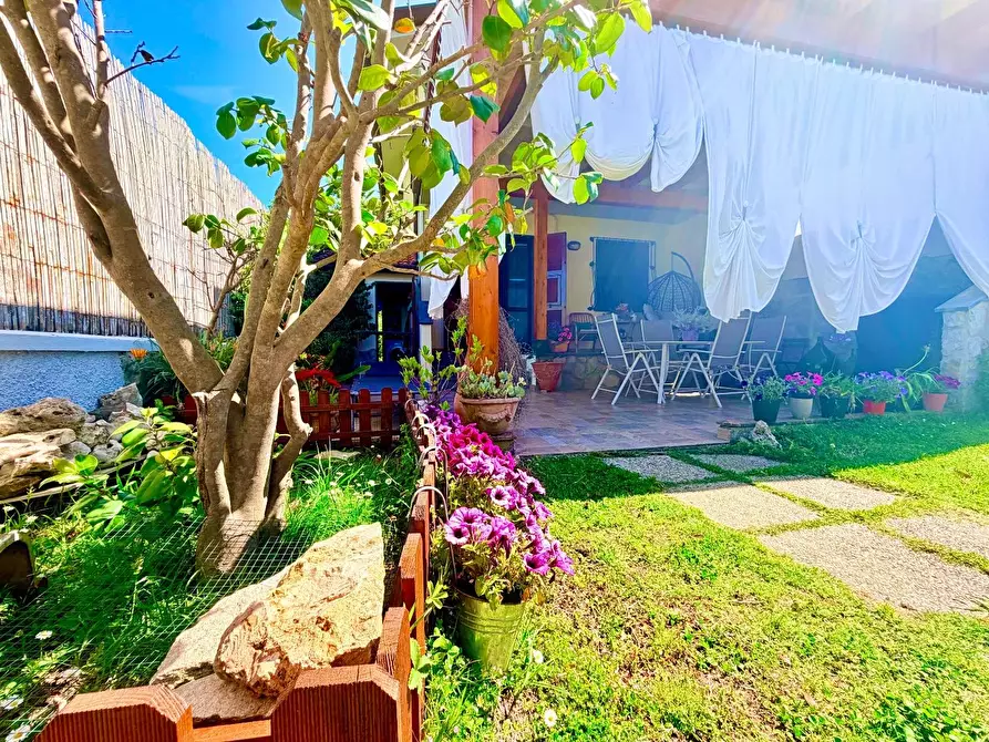 Immagine 21 di Casa bifamiliare in vendita  a Massa