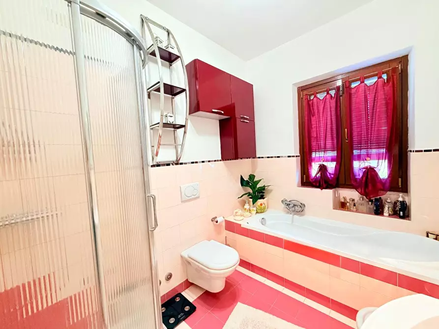 Immagine 29 di Casa bifamiliare in vendita  a Massa