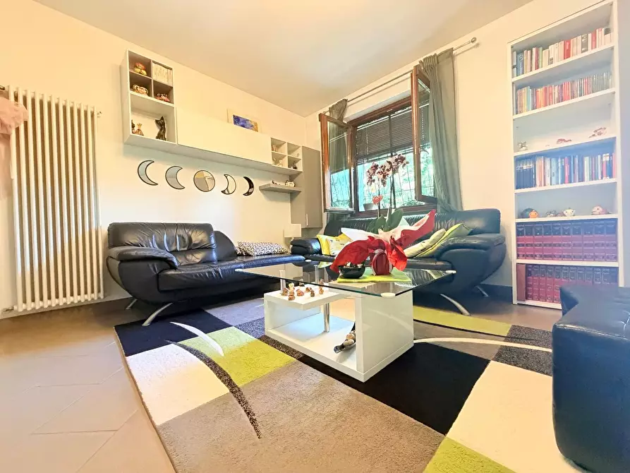 Immagine 11 di Casa bifamiliare in vendita  a Massa