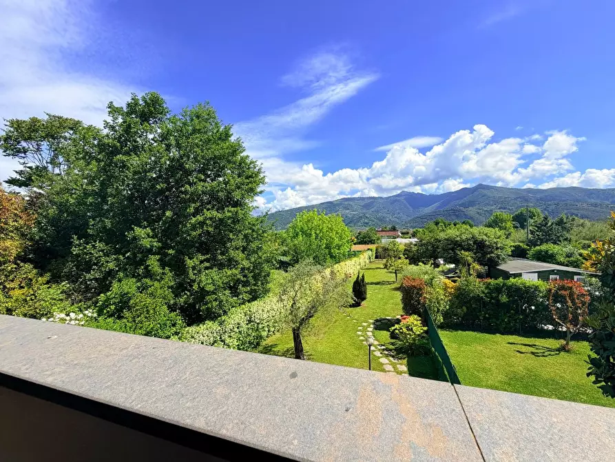 Immagine 30 di Casa bifamiliare in vendita  a Massa