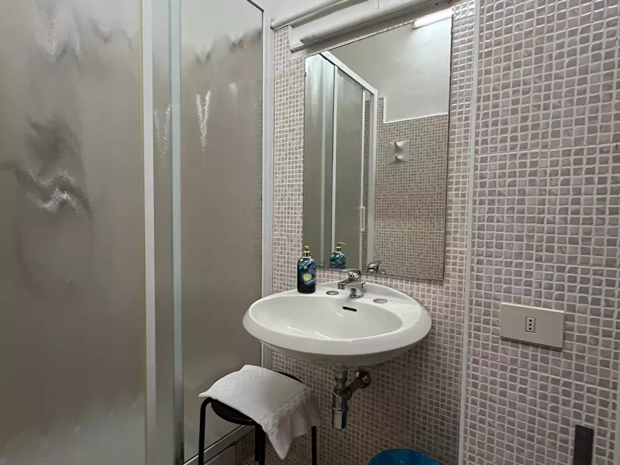 Immagine 8 di Appartamento in vendita  a Firenze