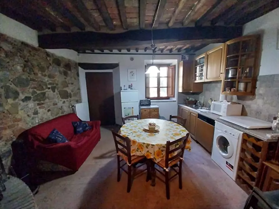 Immagine 2 di Porzione di casa in vendita  a Murlo