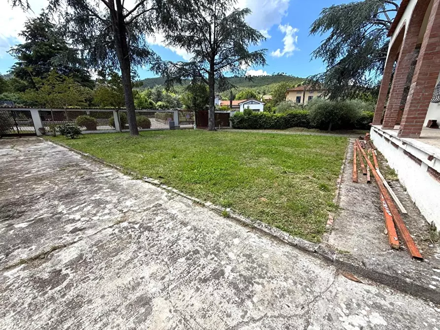 Immagine 30 di Villa in vendita  a Capannori