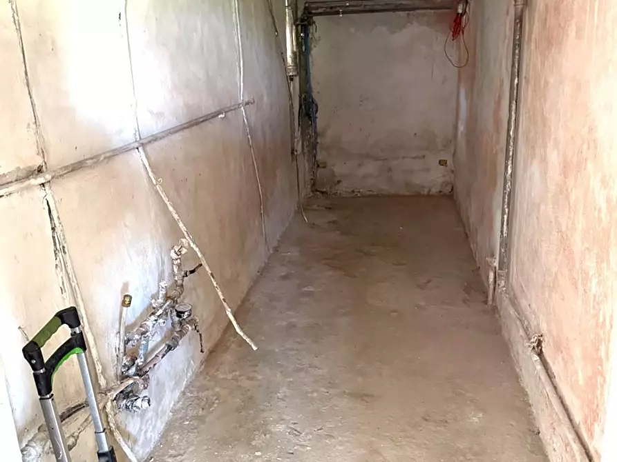 Immagine 9 di Villa in vendita  a Capannori