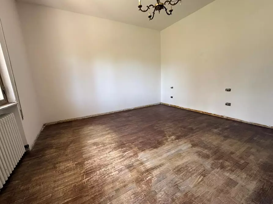 Immagine 23 di Villa in vendita  a Capannori