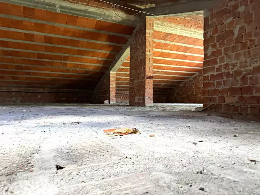 Immagine 34 di Villa in vendita  a Capannori
